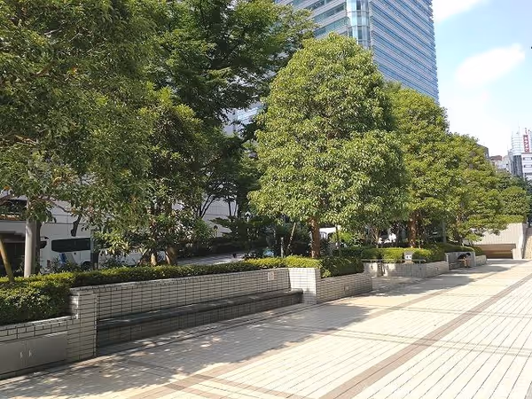 Photo of Shinjuku Station | Shinjuku Monolith Plaza Public Open Space Rest Spot 2