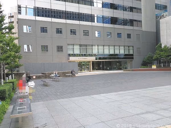 Photo de 工学院大学エステック広場前 1