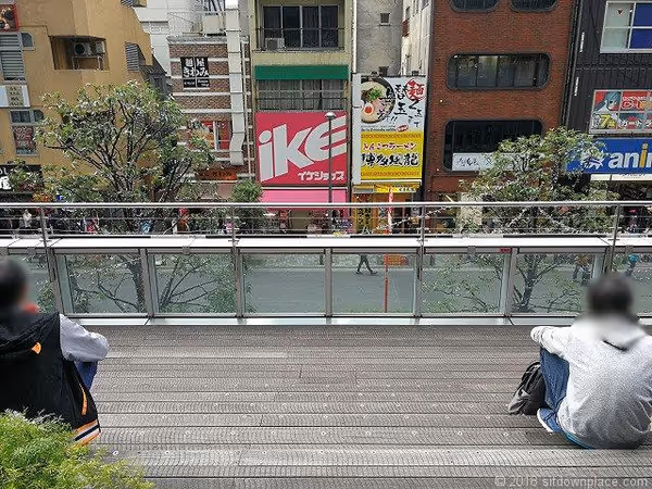 秋葉原UDX 2F アキバスクエア前の写真6