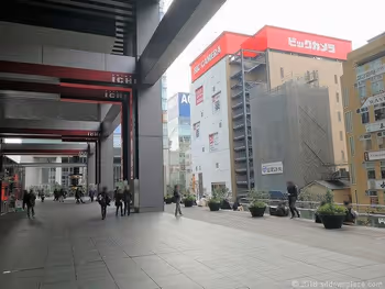 秋葉原UDX2Fアキバスクエア前デッキの外観