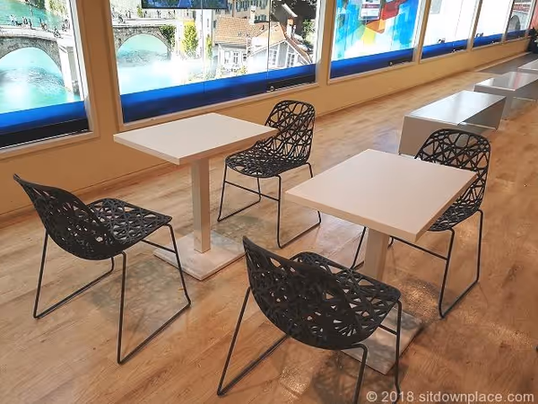 Photo of Shinjuku Station | Shinjuku Nomura Building B2F Rest Spot Behind the Escalator 2