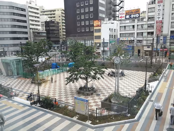 大塚駅南口駅前広場の全景
