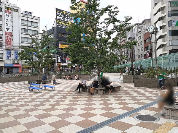 南口駅前広場の写真2