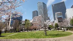 お弁当・テイクアウト
ベンチ